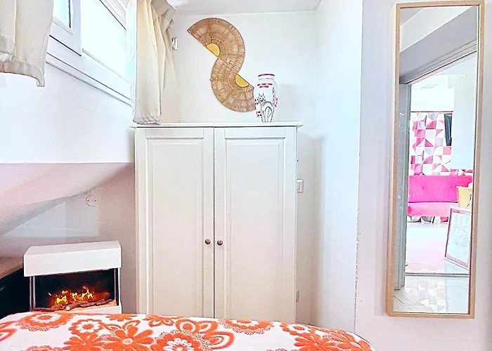 Lovely Mid-century With Stunning Terrace Apartment *