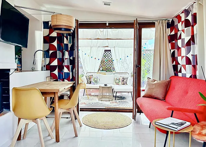 Lovely Mid-century With Stunning Terrace *